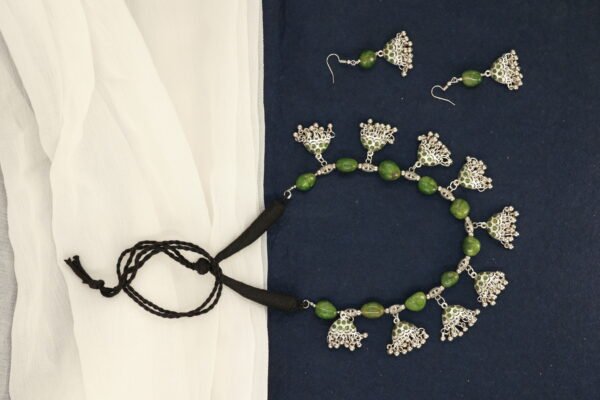 Elegant Silver Oxidised Necklace Set with Green Kundan and Agate Stones - Image 2