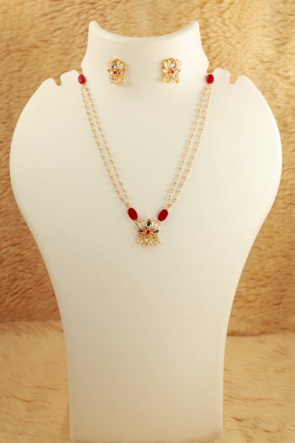 Elegance Redefined: White Lotus Meenakari Kundan Choker with Pearl Chain - Image 3