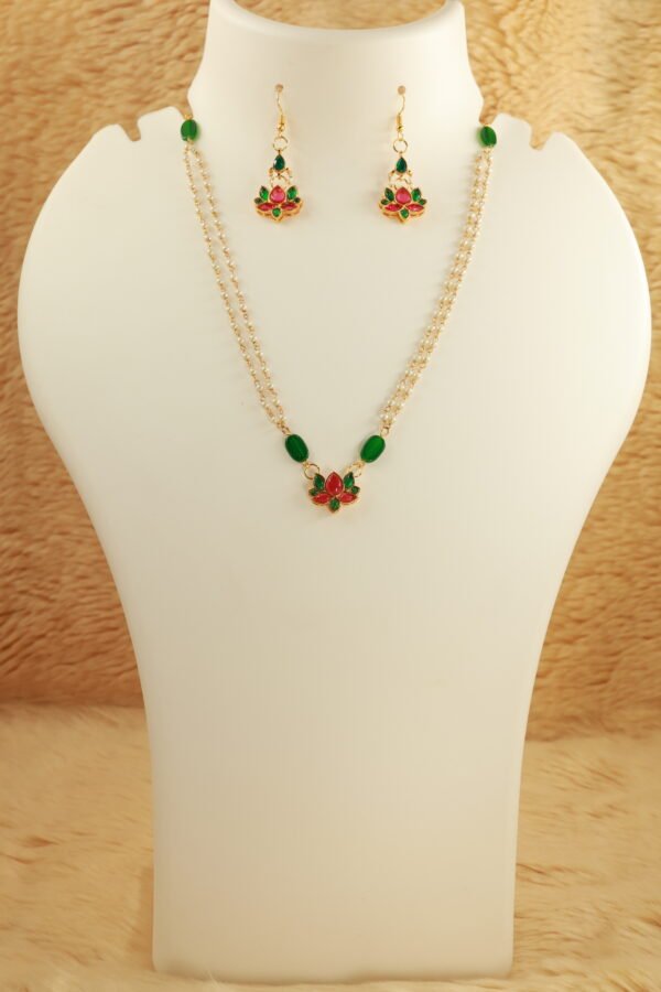Elegance Redefined: Green and Red Lotus Meenakari Kundan Choker with Pearl Chain - Image 5