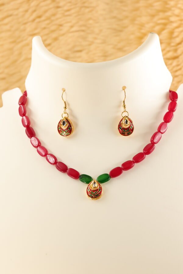 Elegant Red Oval Glass Beads Necklace Set - Image 2