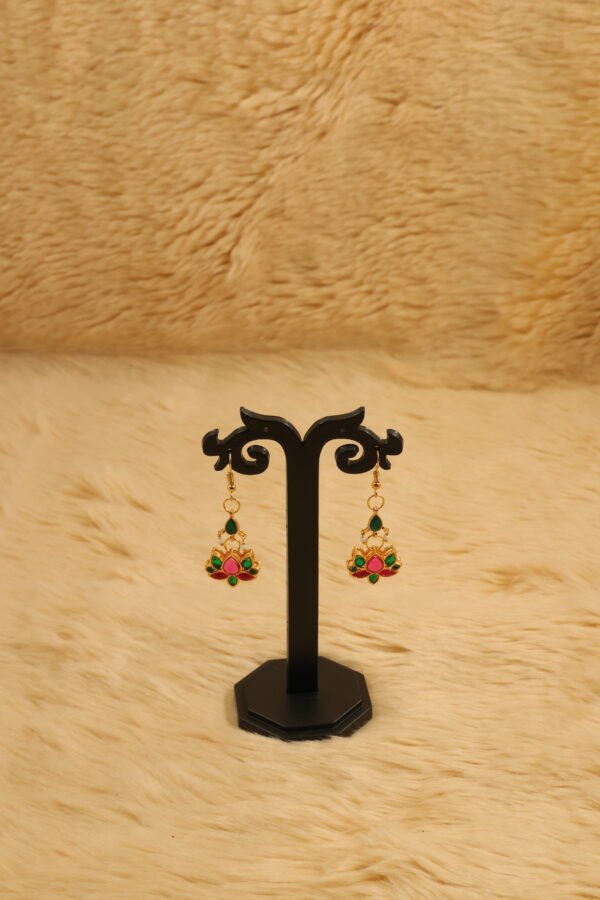 Elegance Redefined: Green and Red Lotus Meenakari Kundan Choker with Pearl Chain - Image 4
