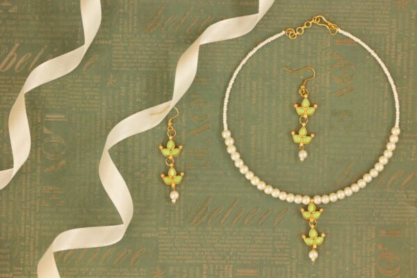 Elegance in Bloom Necklace Set in Light Green