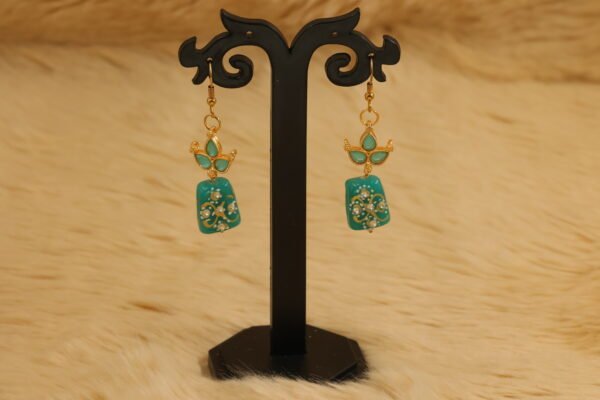 Elegant Memory Wired Faux Pearl Necklace Set with Sea Blue Meenakari Kundan Tumble bead - Image 4