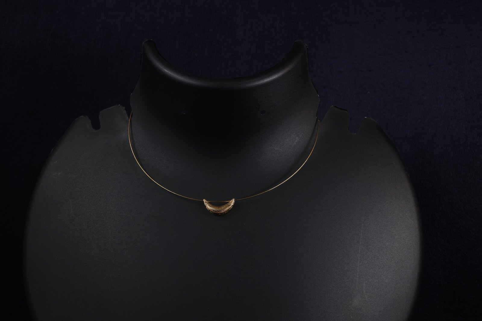 Gold Toned Memory Wire Necklace with Moon shaped pendant - Image 2