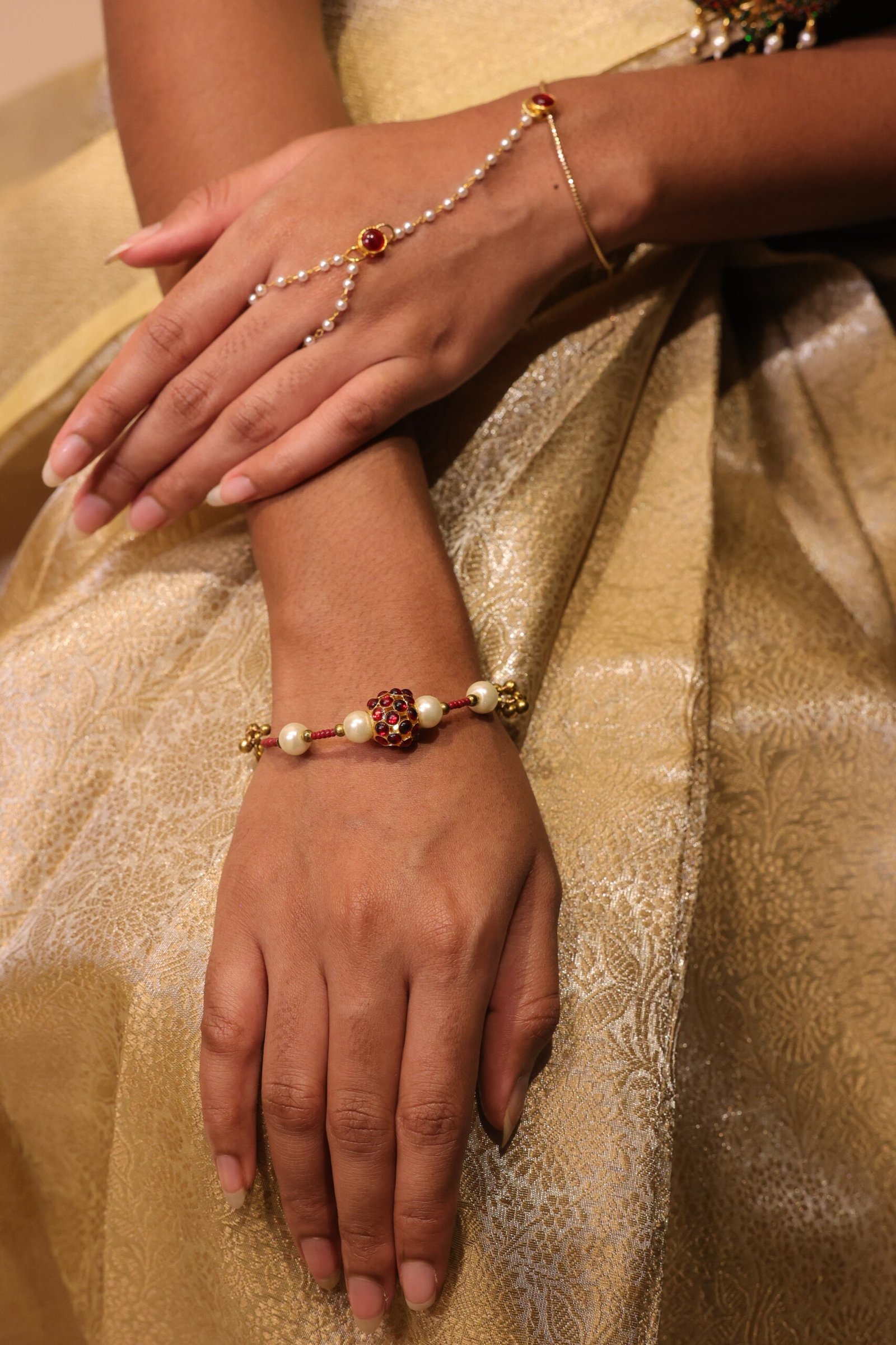 Maroon Seed Bead Kemp bead Memory Wire Bracelet - Image 3