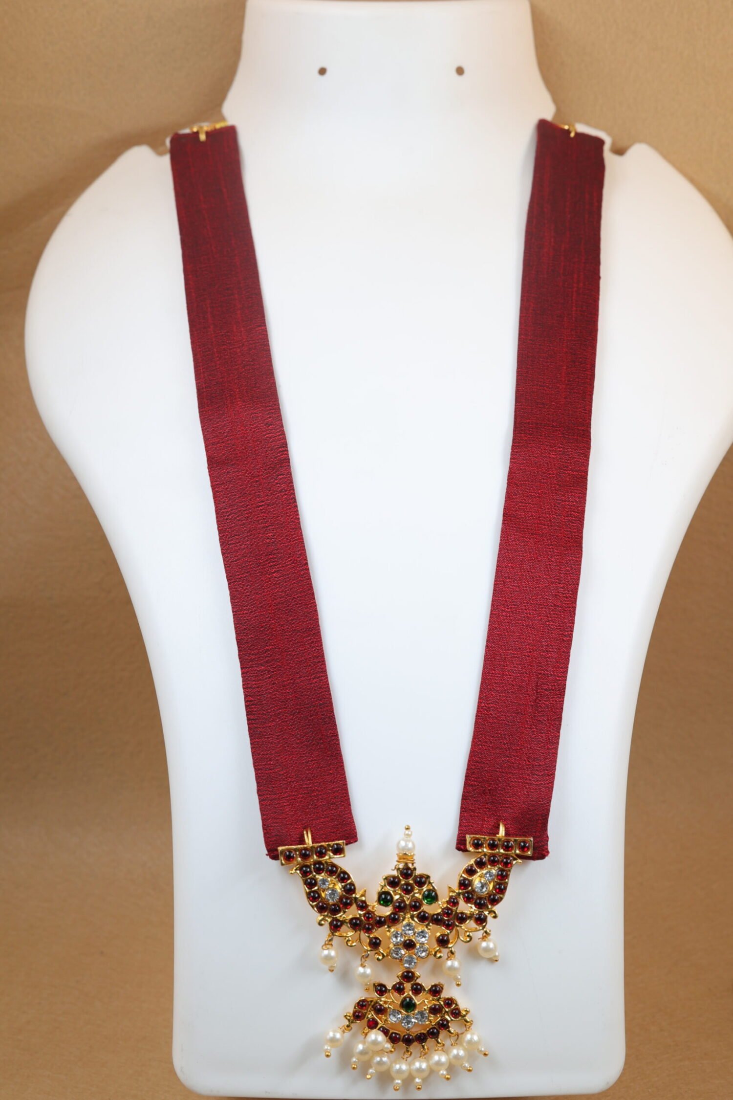 Maroon Raw Silk Fabric Necklace - Image 2