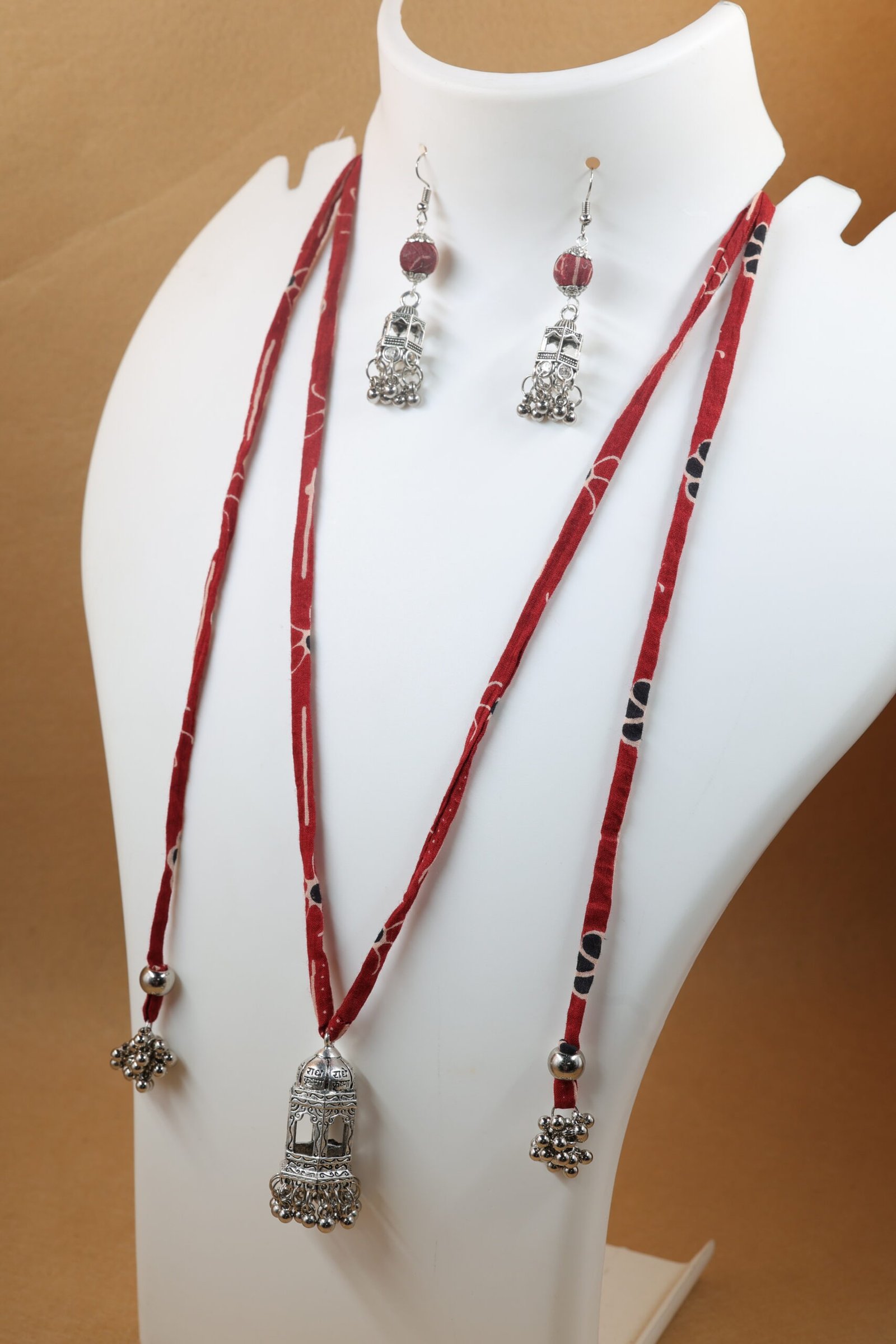 Versatile Open-Ended Red Brick Fabric Necklace piece - Image 3